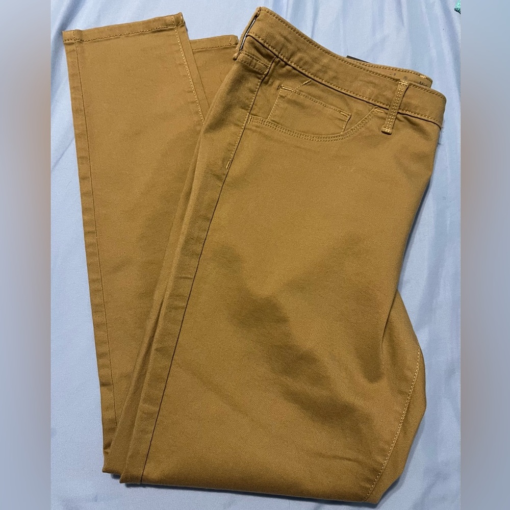 Mid-Rise Jeggings